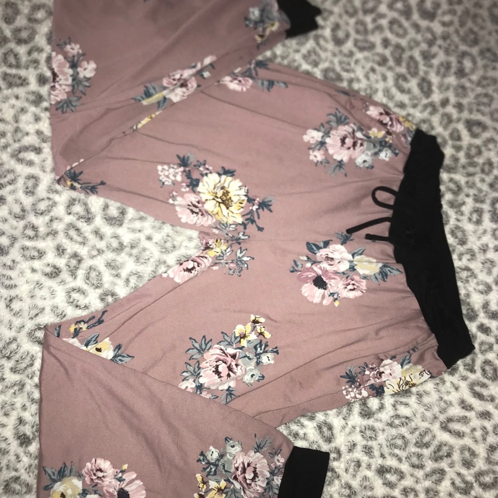 Soft texture floral sweatpants